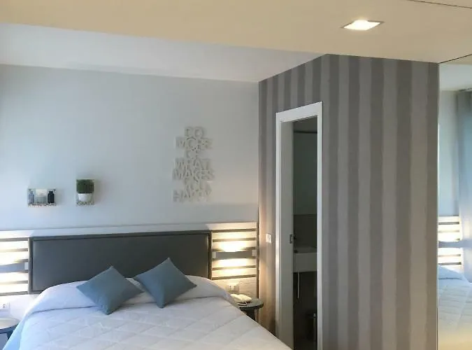 Hotel Erica Lignano 4*