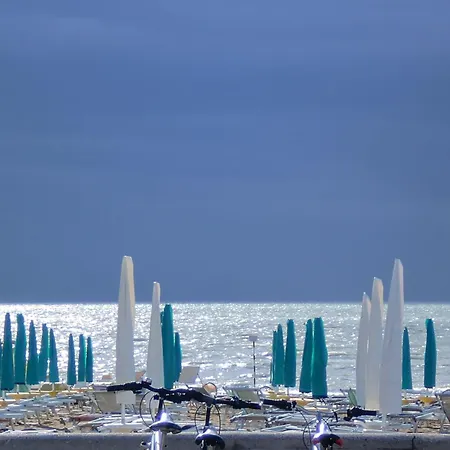 Ξενοδοχείο Erica Lignano 4*