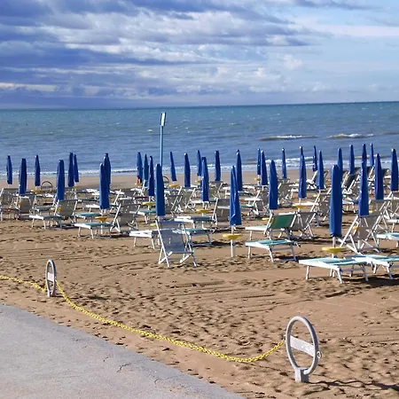 호텔 Erica Lignano 4*