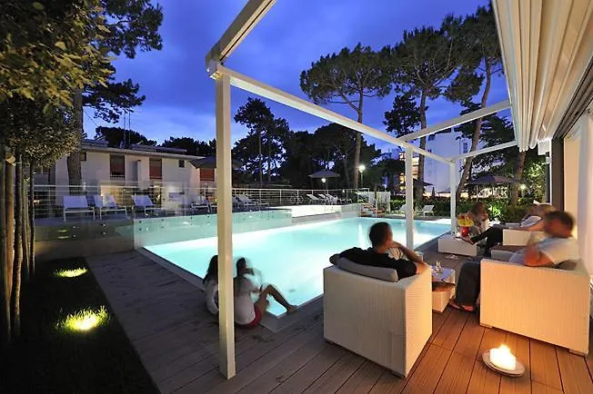 Hotel Erica Lignano 4*