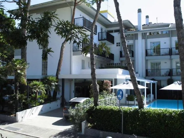 Hotel Erica Lignano 4*